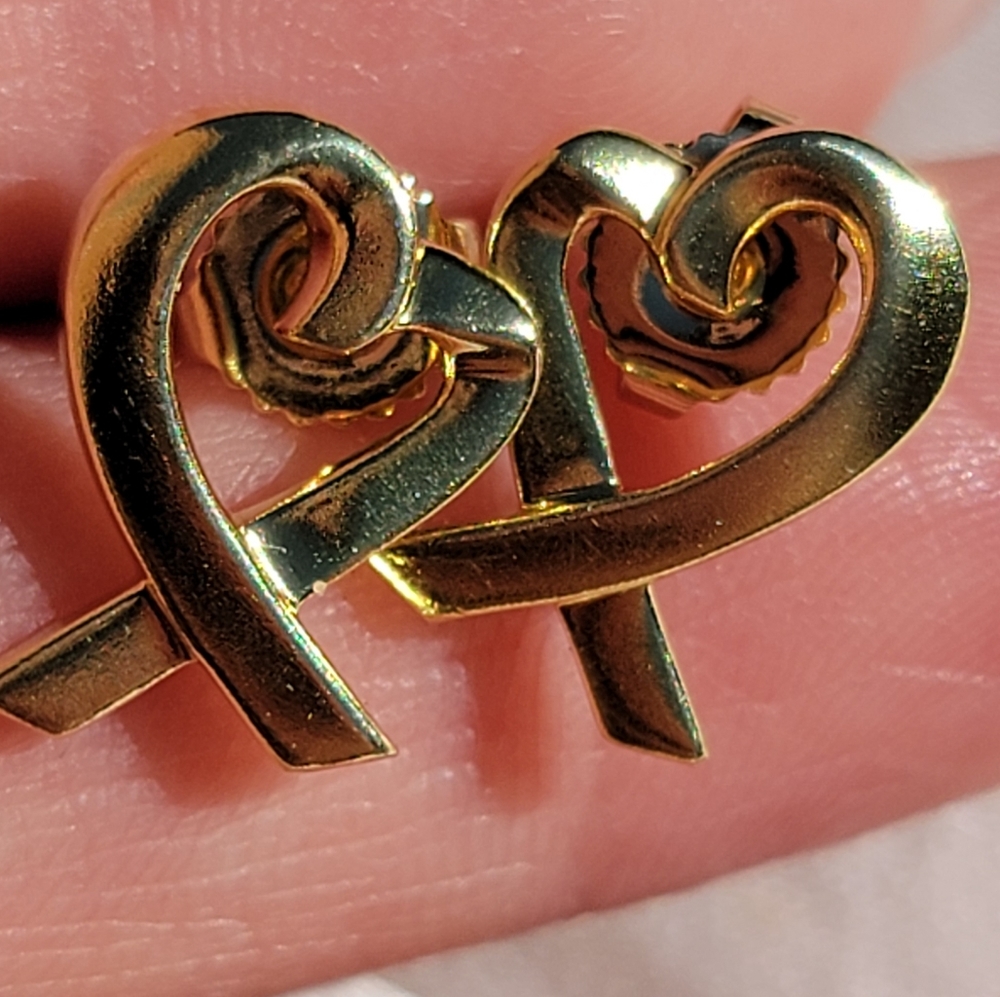 Tiffany 18kt Loving Heart Stud Earrings